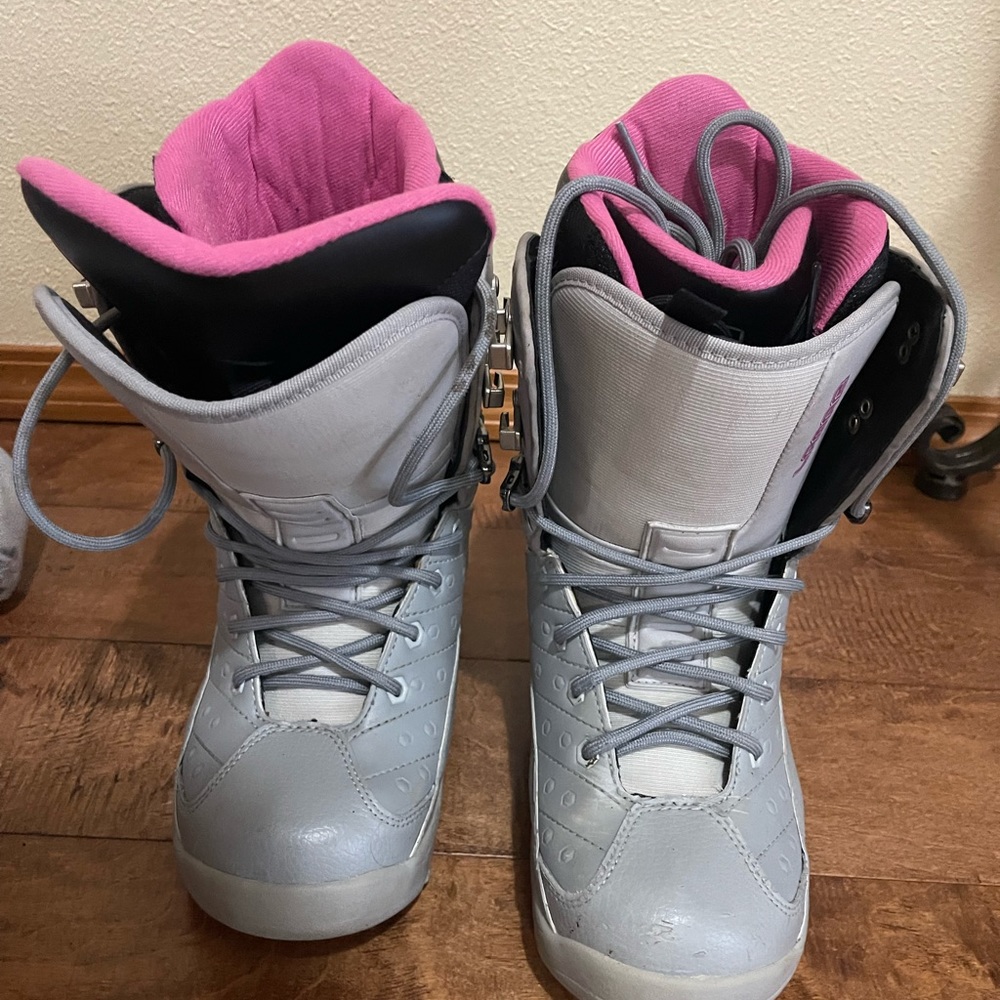 LaMar woman’s snowboard boots size 7